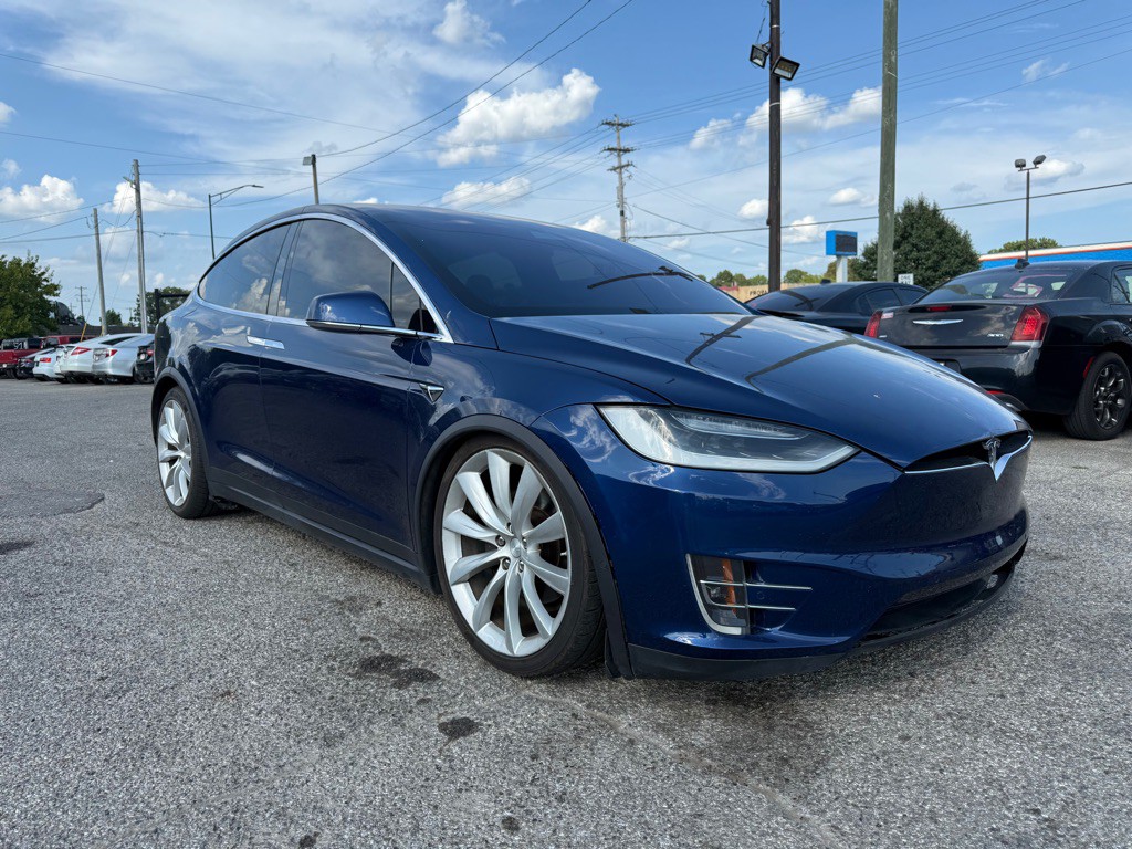 2017 Tesla Model X Image 2