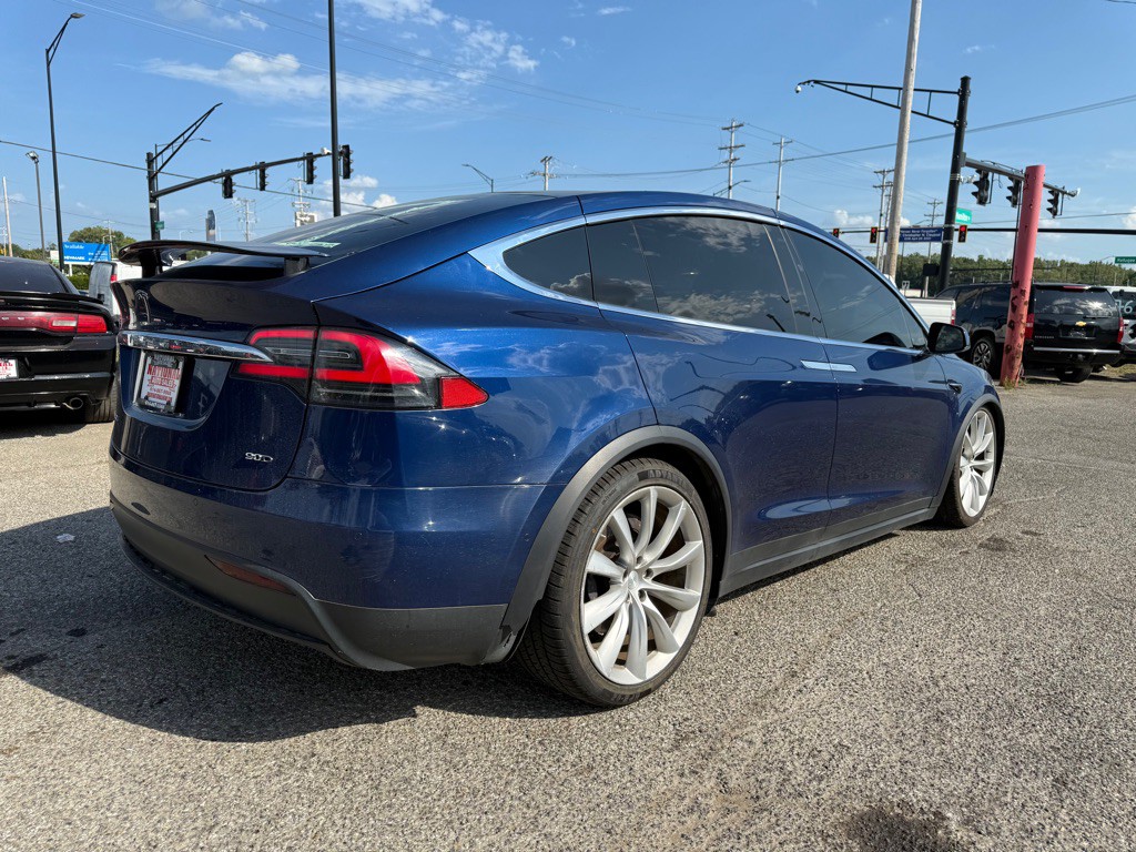 2017 Tesla Model X Image 5