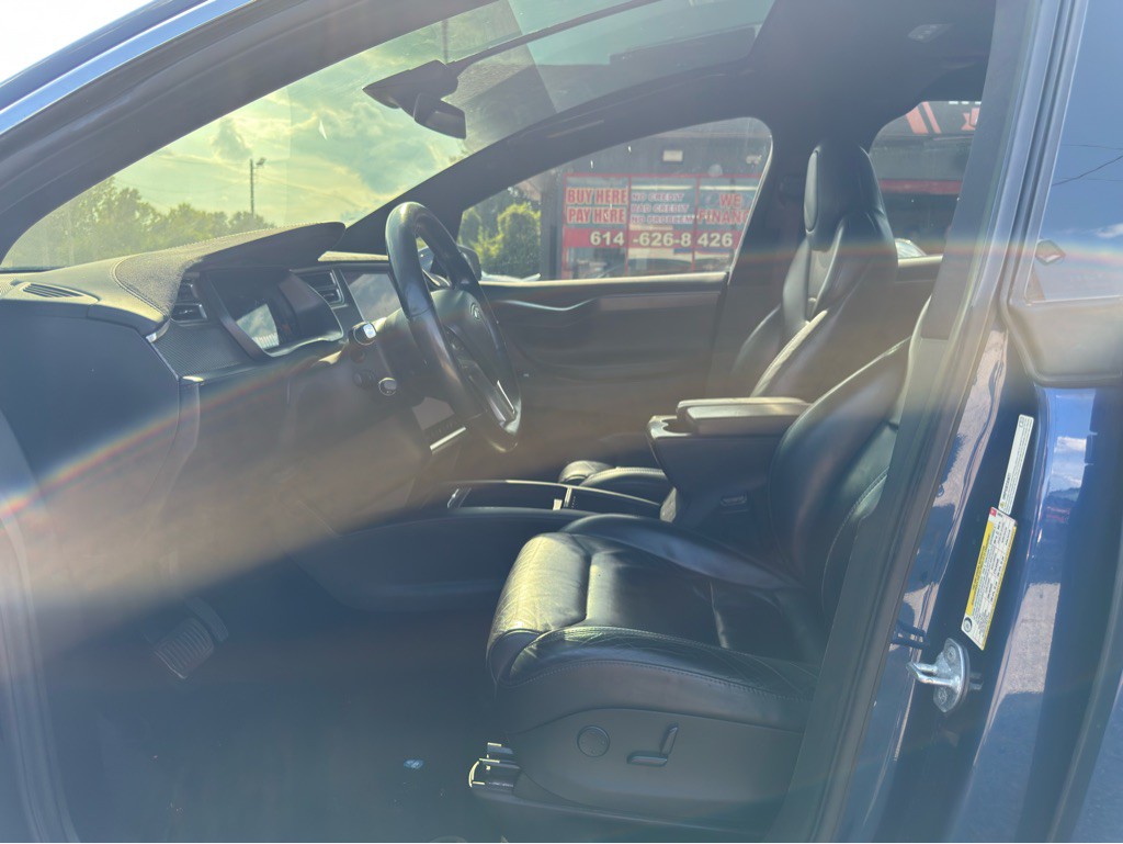 2017 Tesla Model X Image 7
