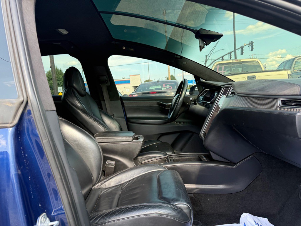 2017 Tesla Model X Image 9