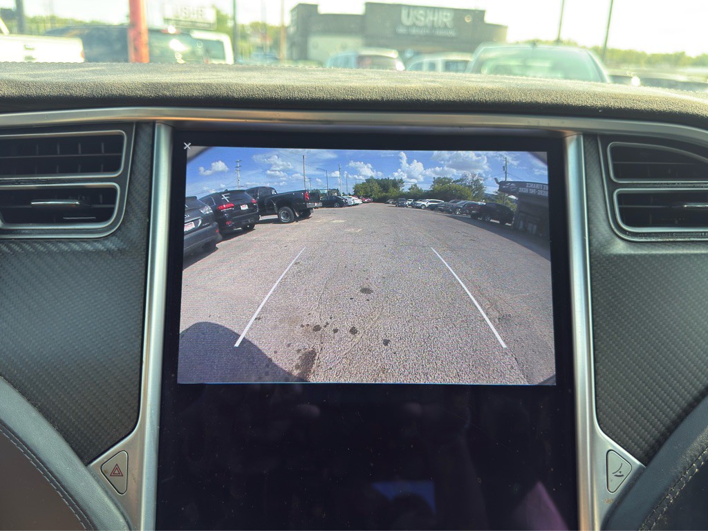 2017 Tesla Model X Image 10