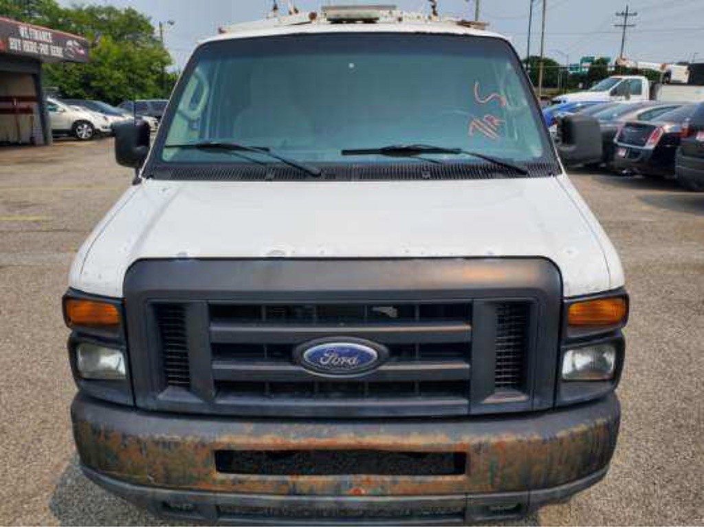 2011 Ford Econoline Image 3