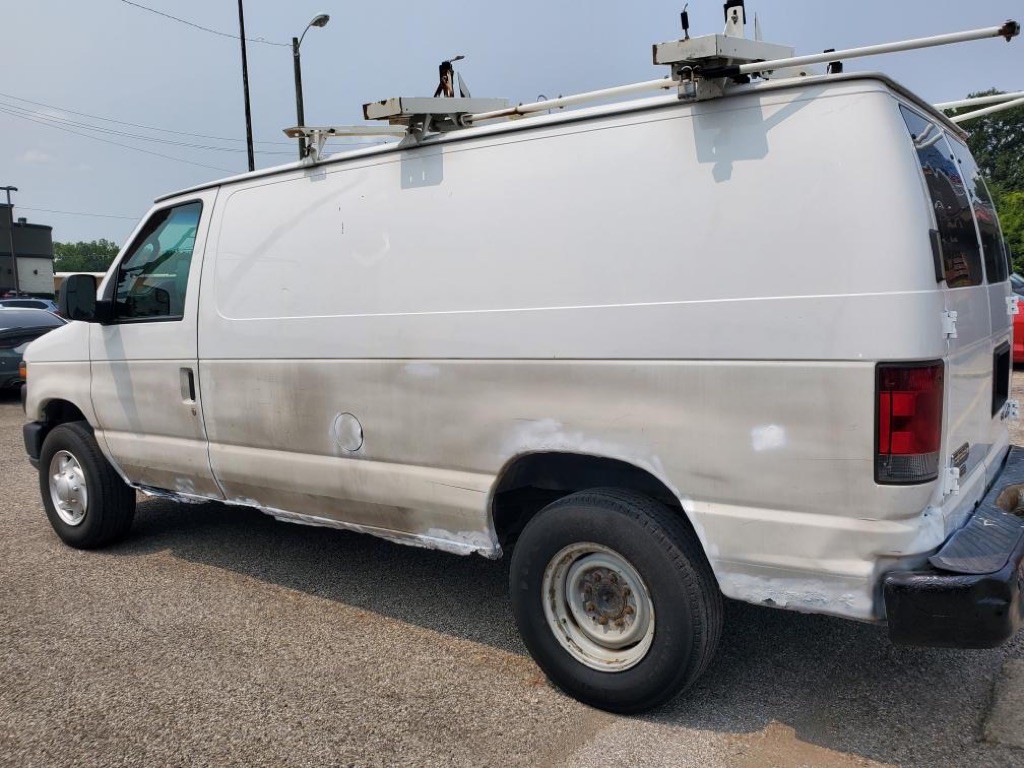 2011 Ford Econoline Image 4