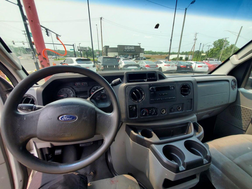 2011 Ford Econoline Image 7