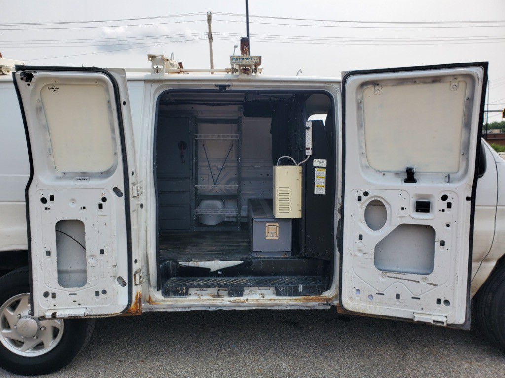 2011 Ford Econoline Image 9