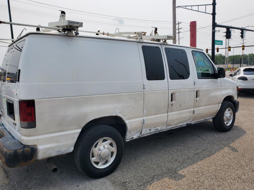 2011 Ford Econoline Image 4
