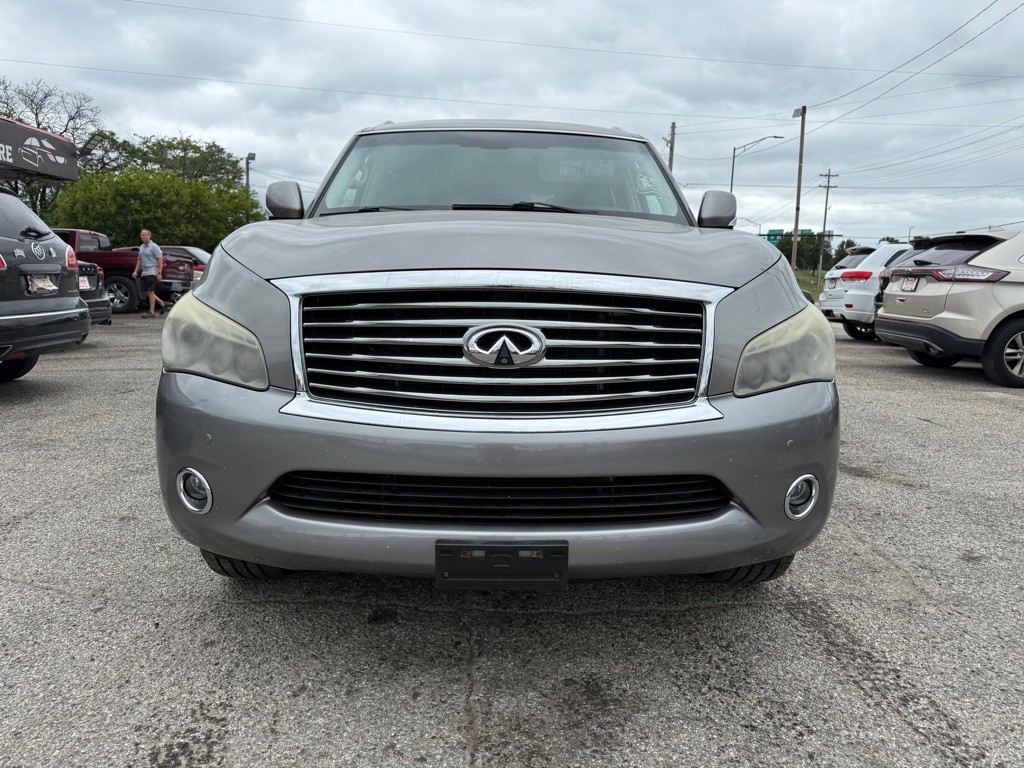 2011 INFINITI QX56 Image 3