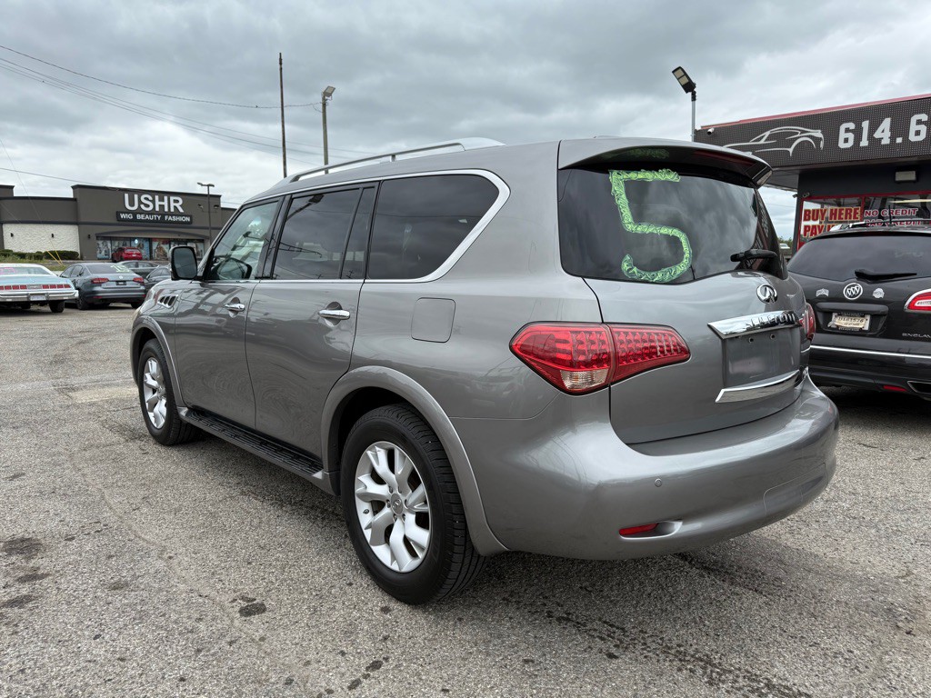 2011 INFINITI QX56 Image 4
