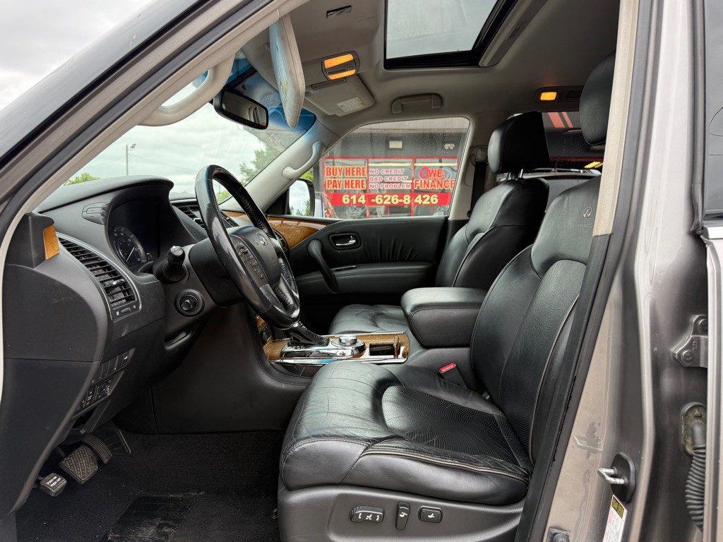 2011 INFINITI QX56 Image 7