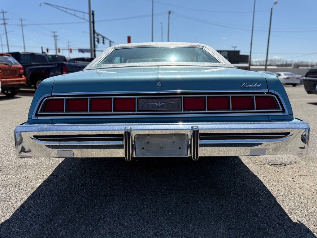 1974 Ford Thunderbird Image 6