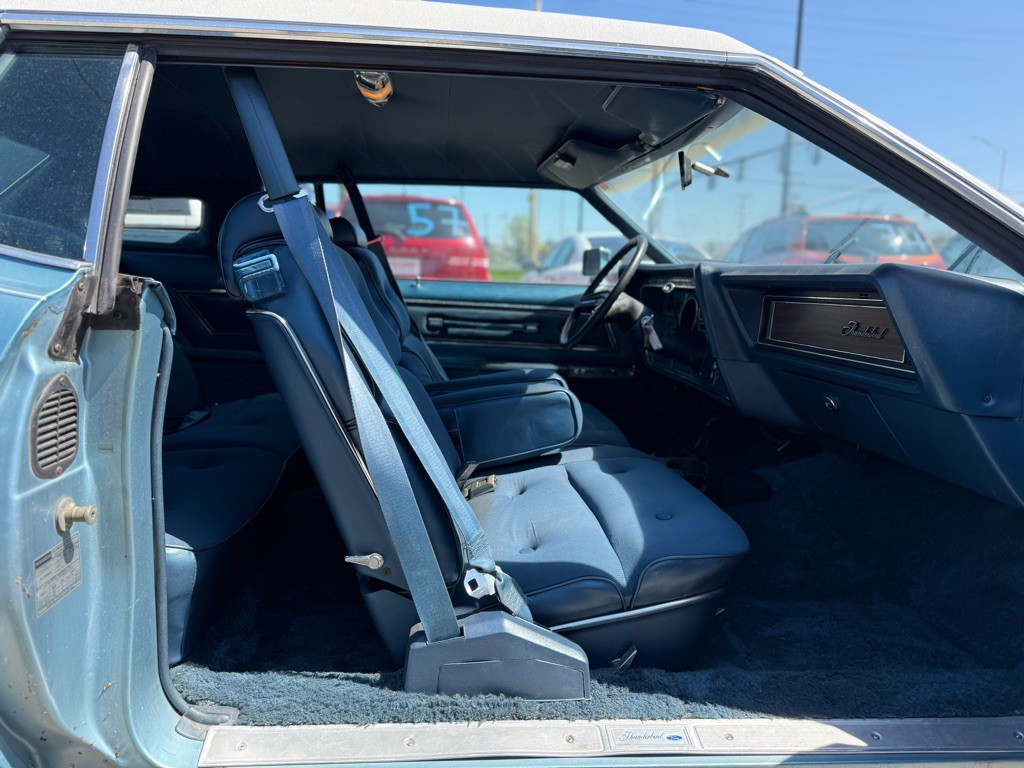 1974 Ford Thunderbird Image 9