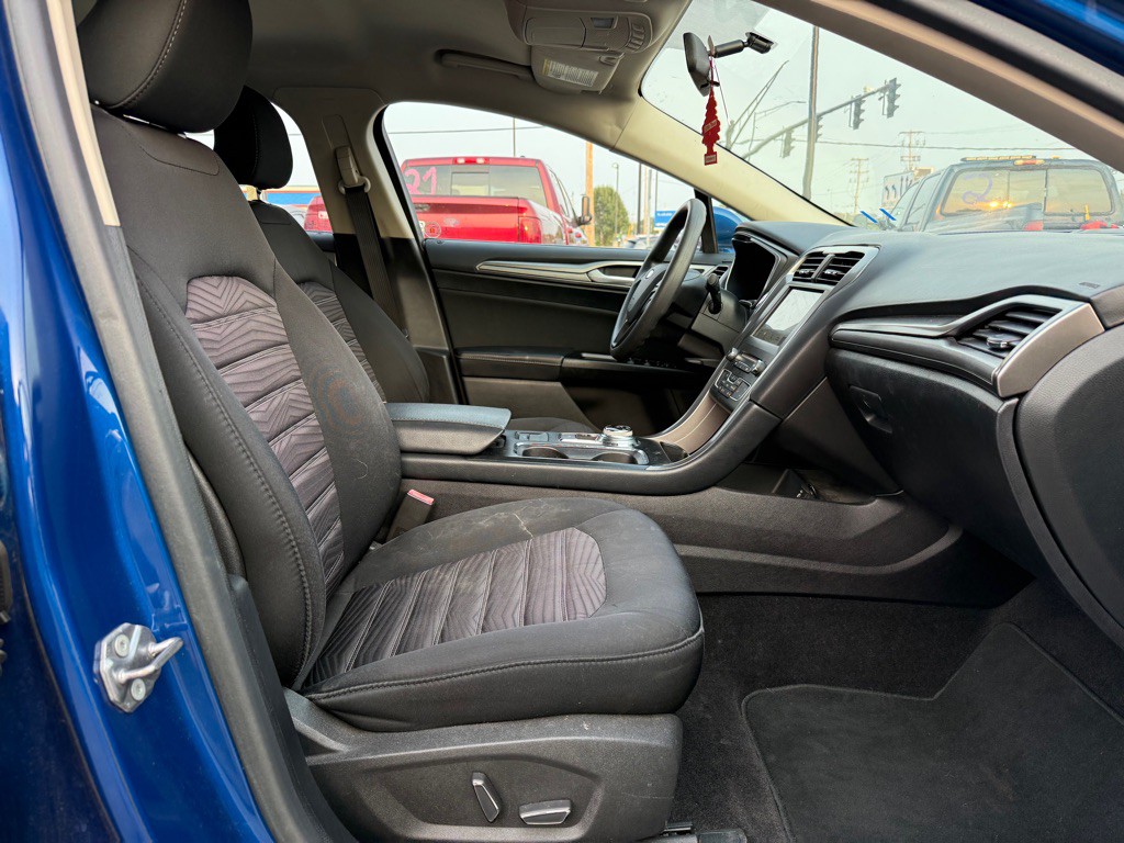 2017 Ford Fusion Image 10