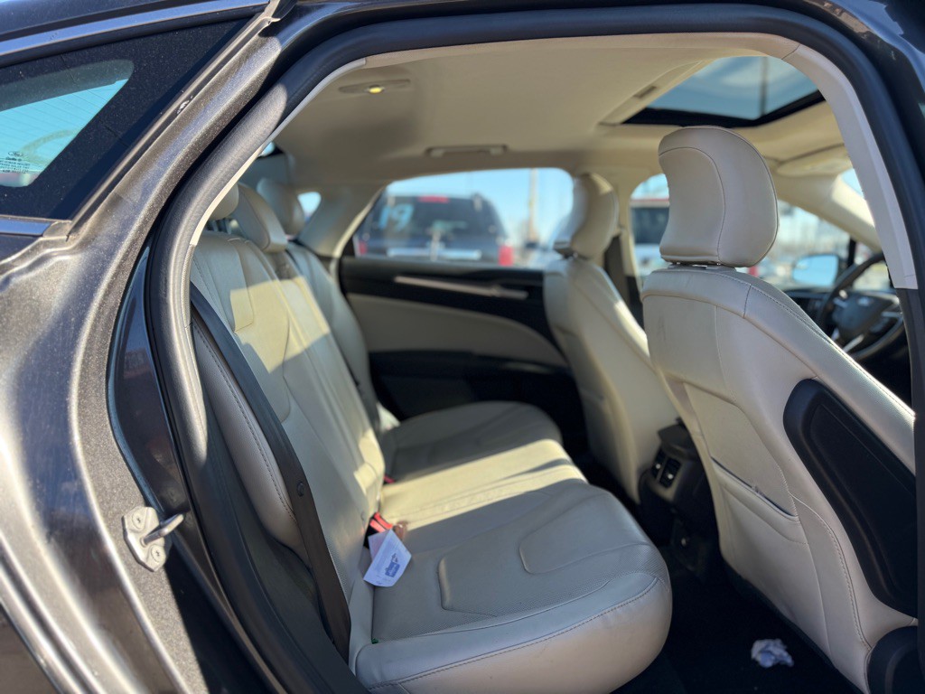 2016 Ford Fusion Image 11