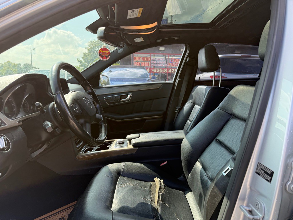 2010 Mercedes-Benz E-Class Image 7