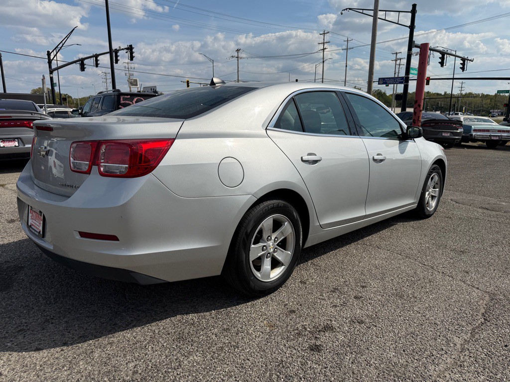 2014 Chevrolet Malibu Image 4