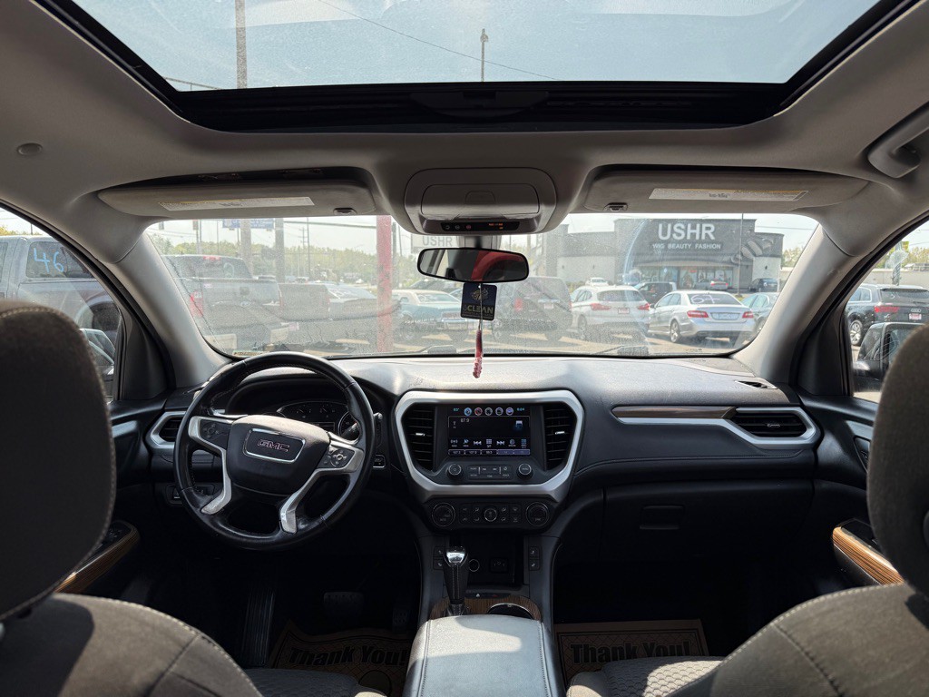 2017 GMC Acadia Image 7