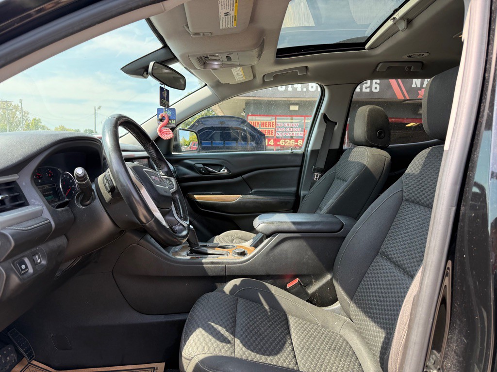 2017 GMC Acadia Image 8
