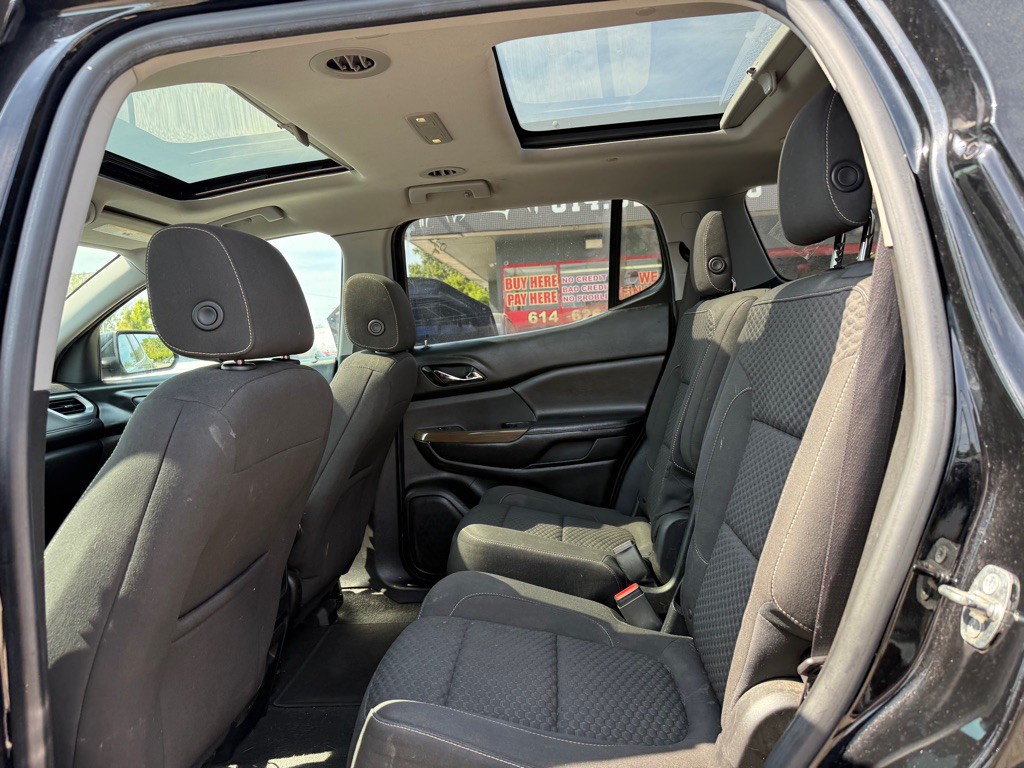 2017 GMC Acadia Image 9