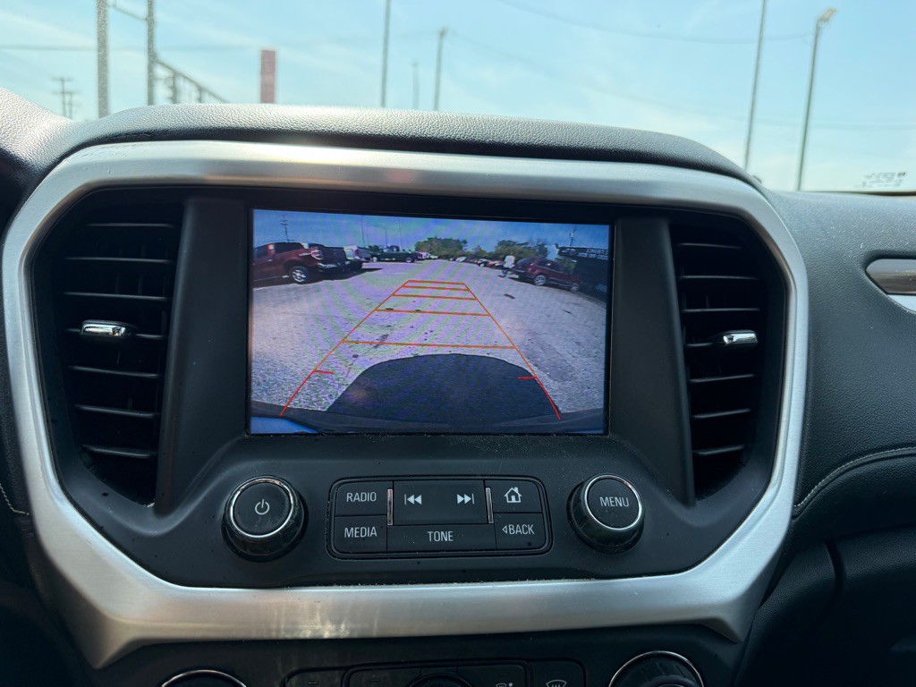 2017 GMC Acadia Image 11