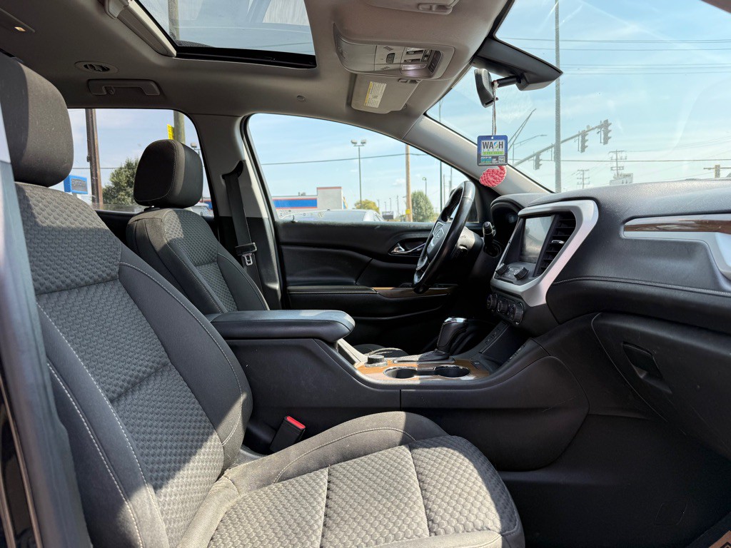 2017 GMC Acadia Image 12