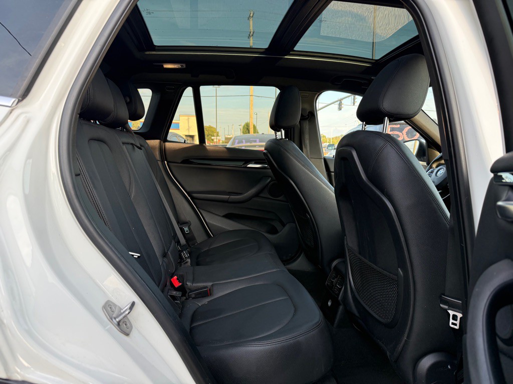 2016 BMW X1 Image 11