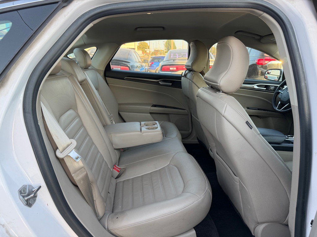 2017 Ford Fusion Image 11