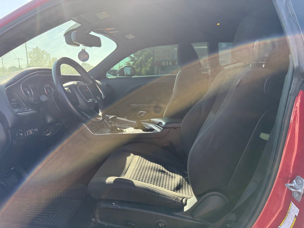 2015 Dodge Challenger Image 8