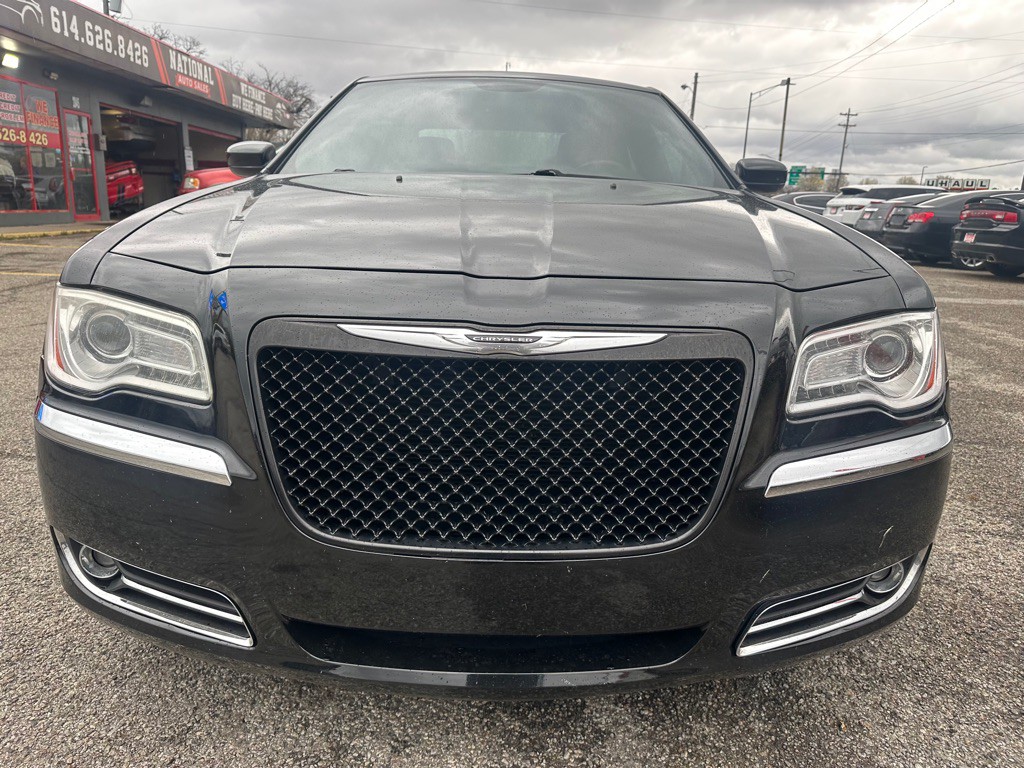 2013 Chrysler 300 Image 5