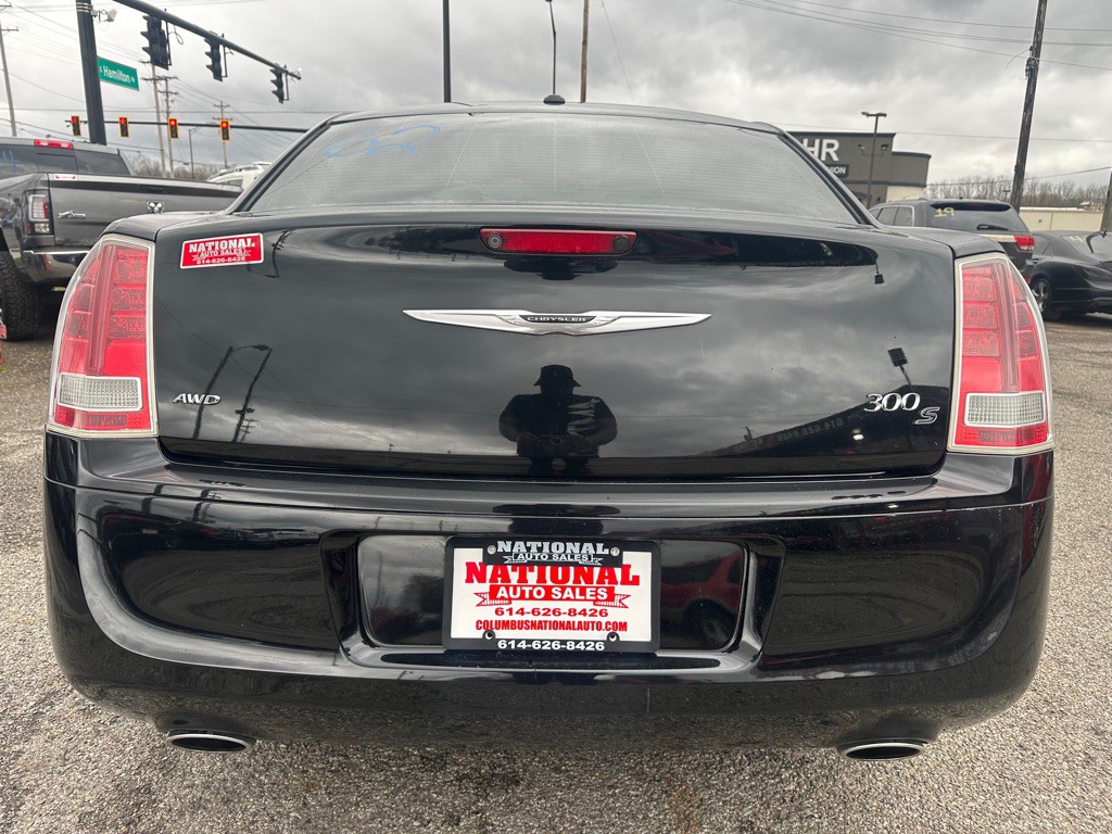 2013 Chrysler 300 Image 6