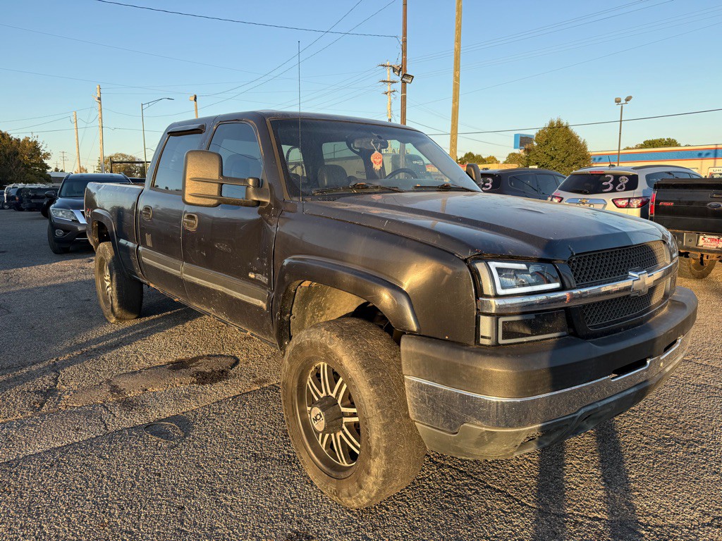 2004 Chevrolet Silverado 1500 Image 2