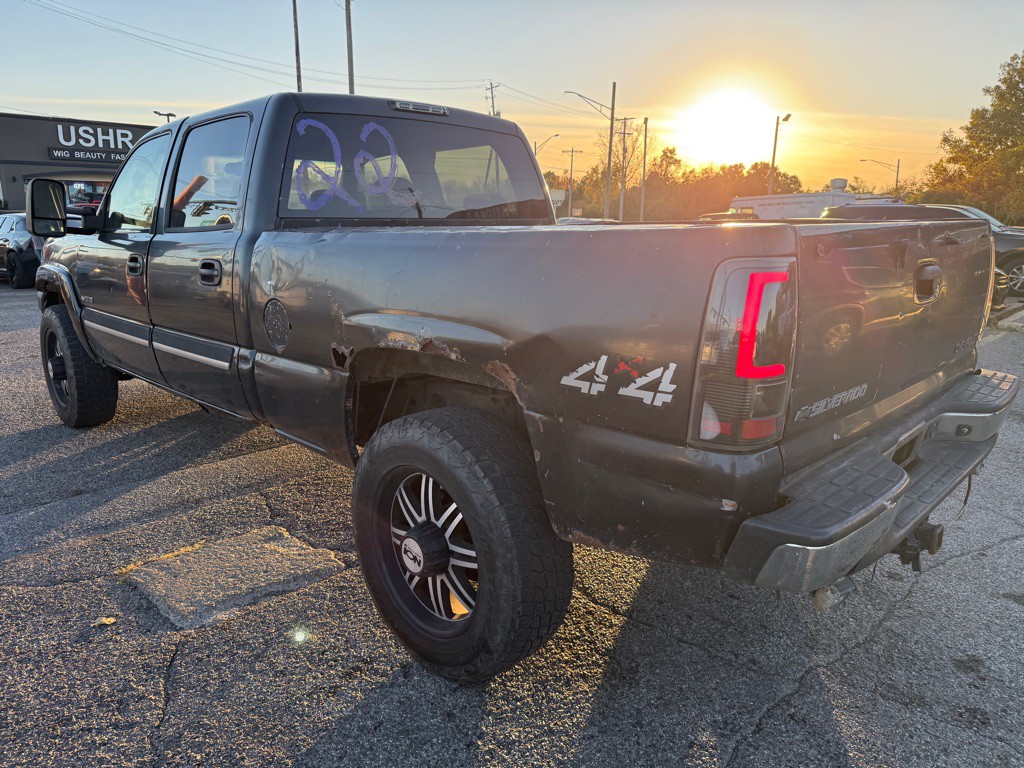 2004 Chevrolet Silverado 1500 Image 5