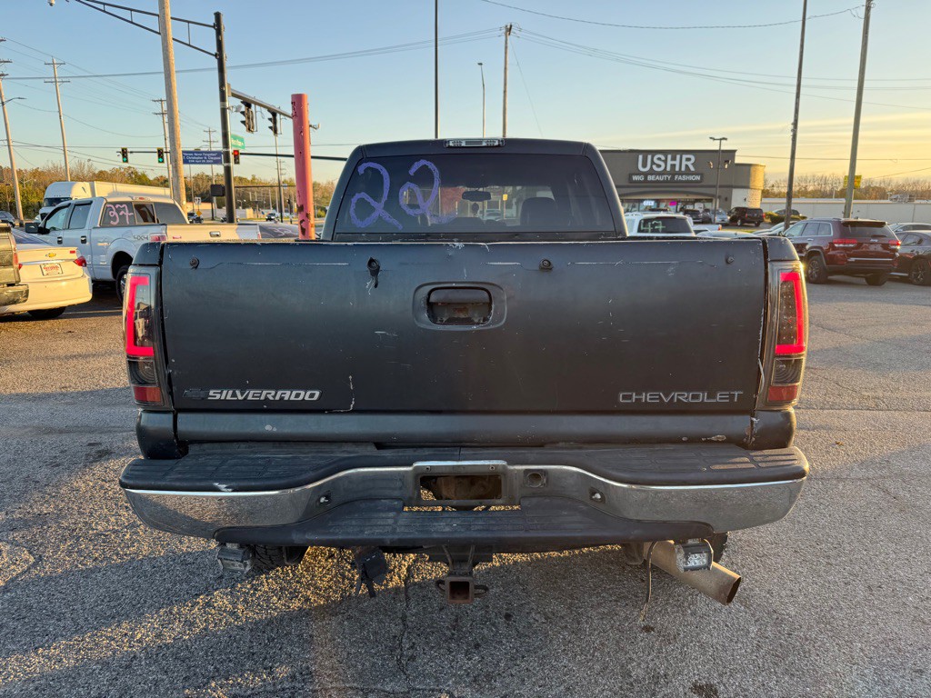 2004 Chevrolet Silverado 1500 Image 6