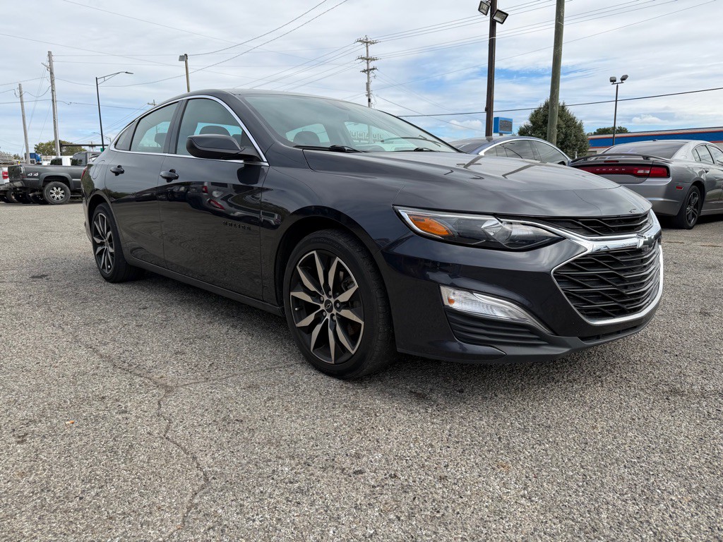2022 Chevrolet Malibu Image 2