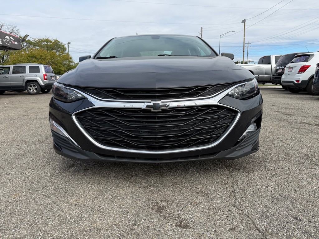 2022 Chevrolet Malibu Image 3