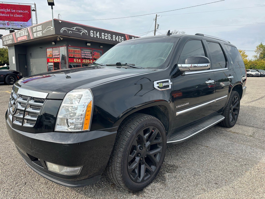 2011 Cadillac Escalade Image 1