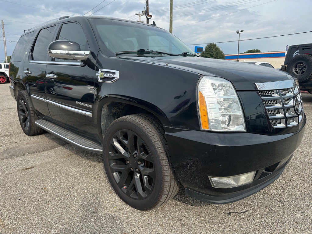 2011 Cadillac Escalade Image 2