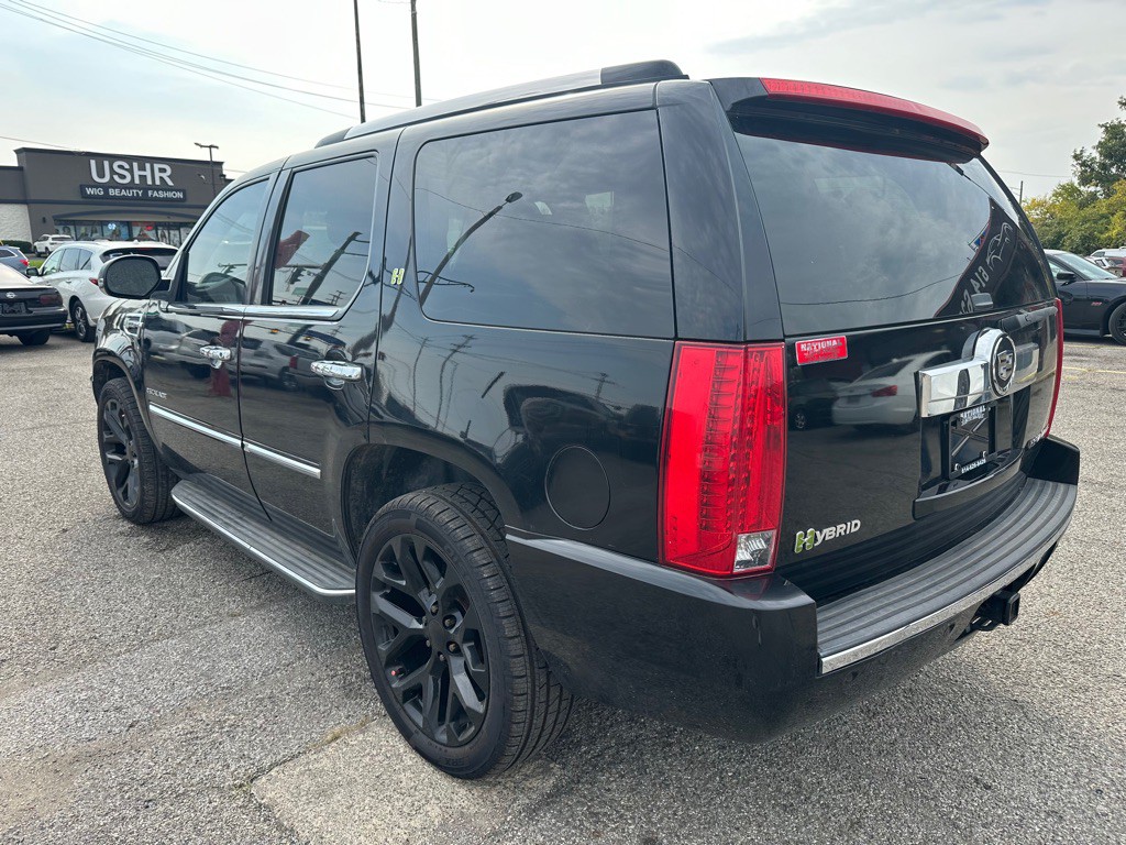 2011 Cadillac Escalade Image 4