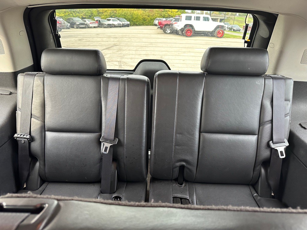 2011 Cadillac Escalade Image 10