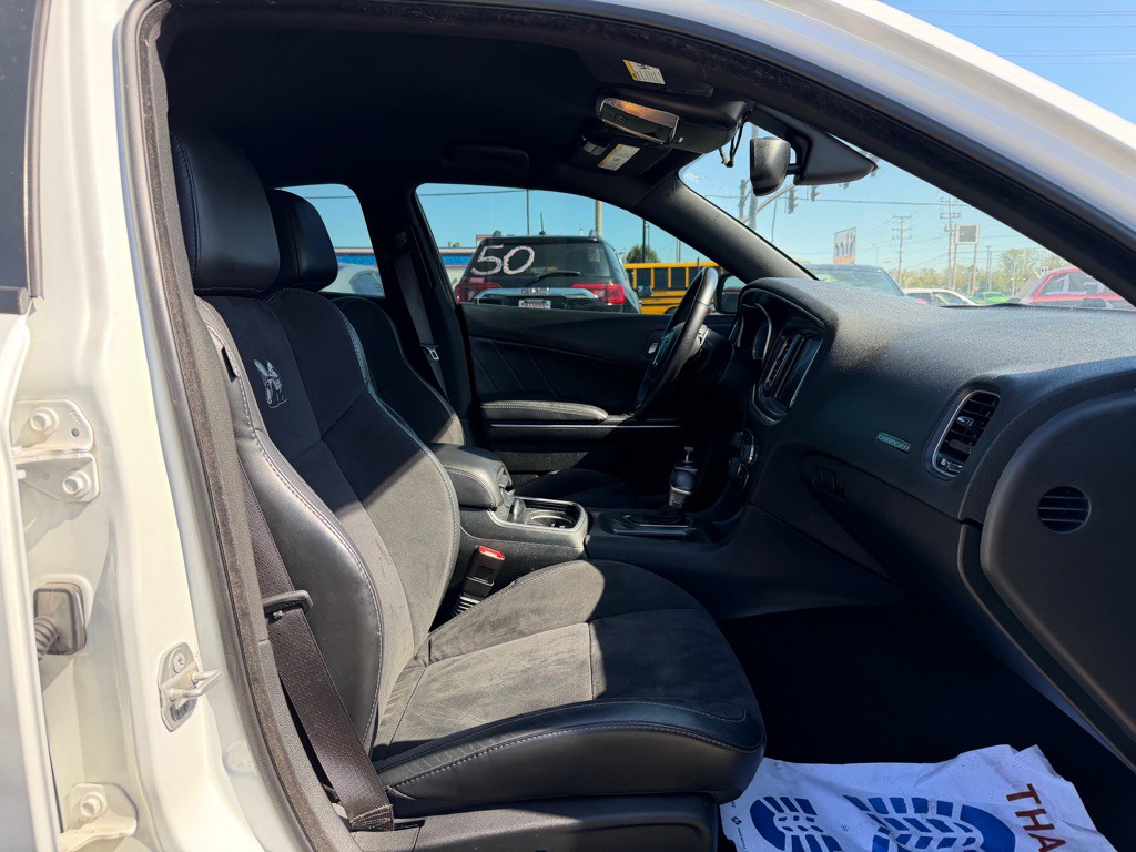 2016 Dodge Charger Image 9