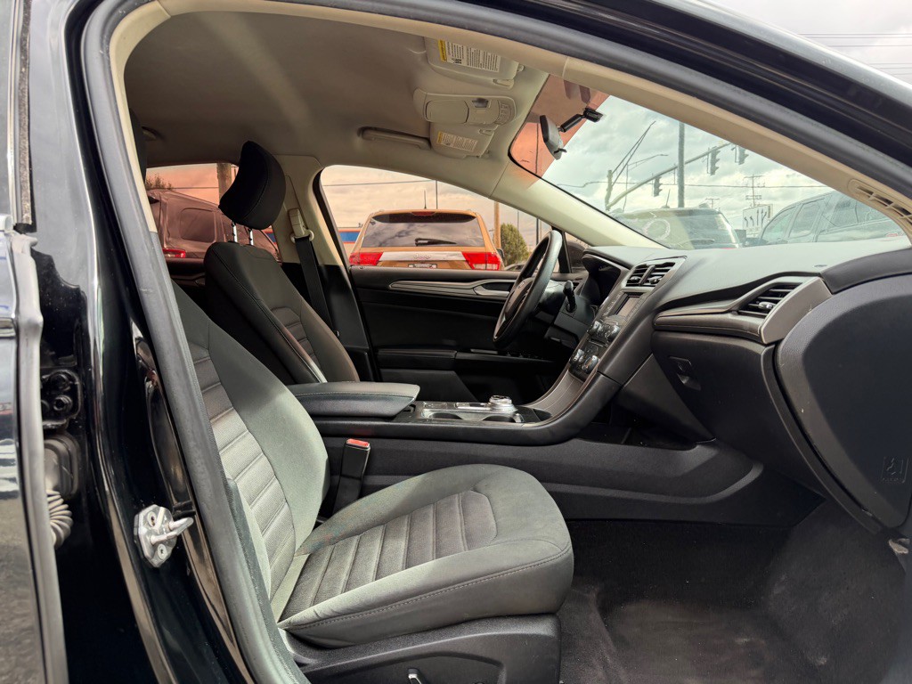2017 Ford Fusion Image 23