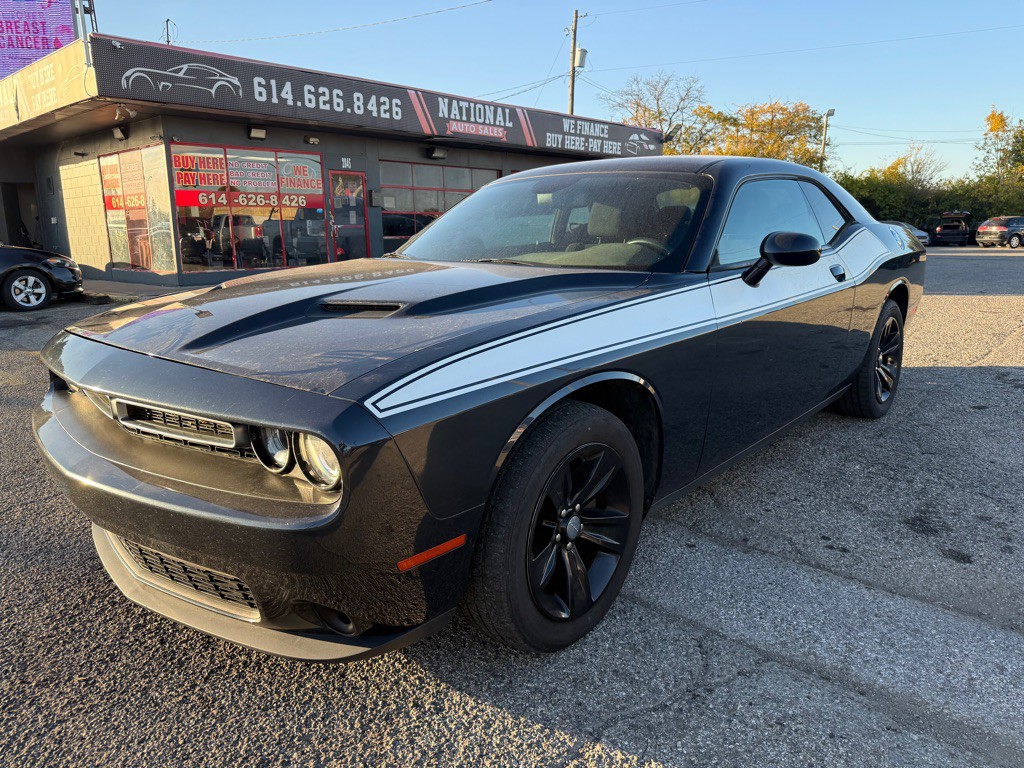 2017 Dodge Challenger Image 1