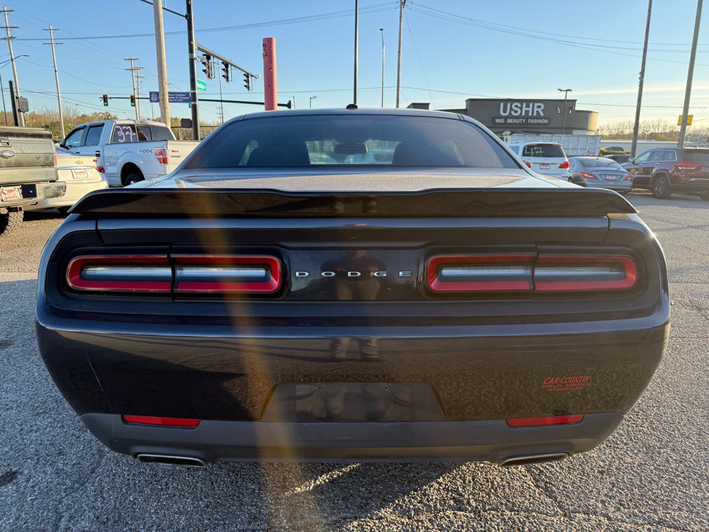2017 Dodge Challenger Image 5