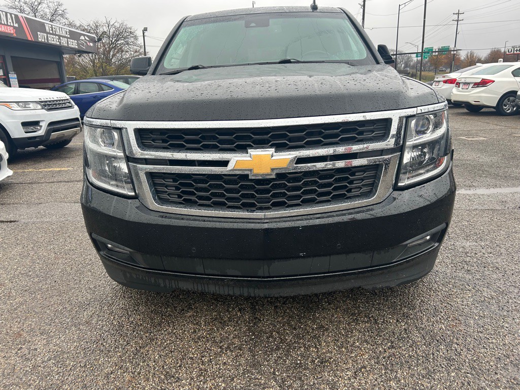 2016 Chevrolet Suburban Image 3