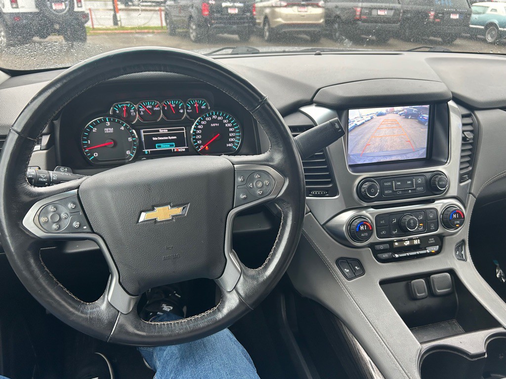 2016 Chevrolet Suburban Image 7