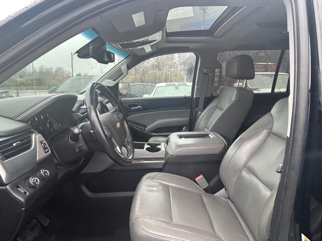 2016 Chevrolet Suburban Image 8