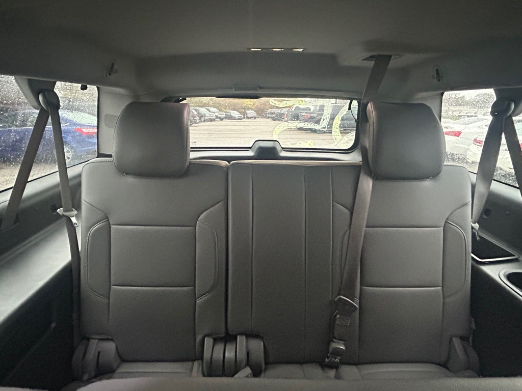 2016 Chevrolet Suburban Image 10