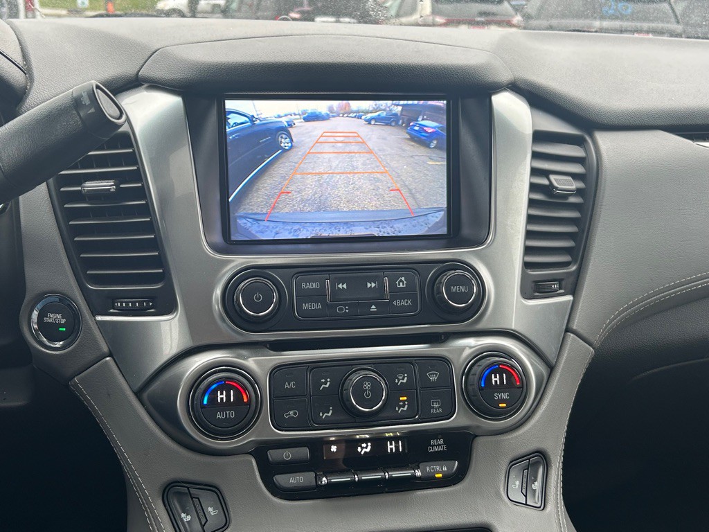 2016 Chevrolet Suburban Image 11