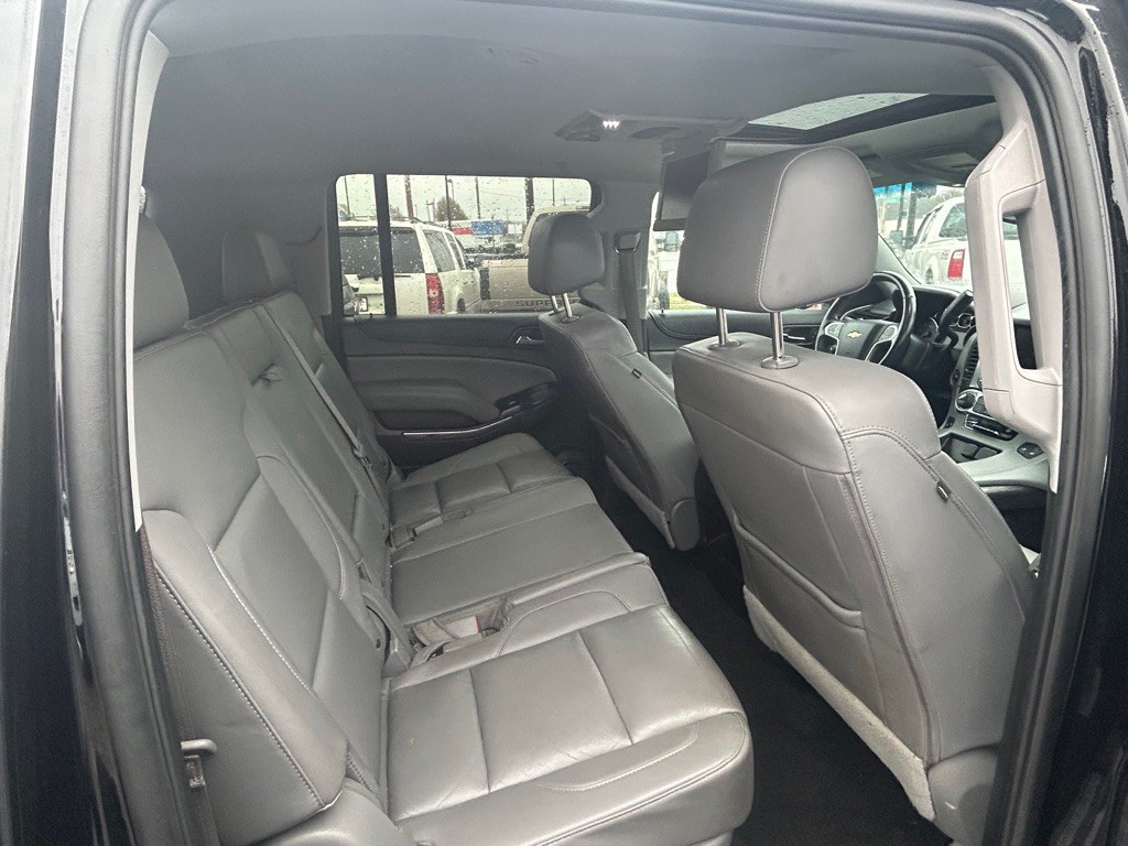 2016 Chevrolet Suburban Image 13