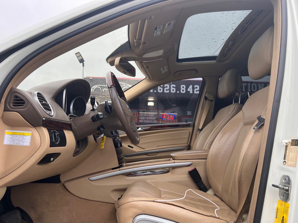 2012 Mercedes-Benz GL-Class Image 7