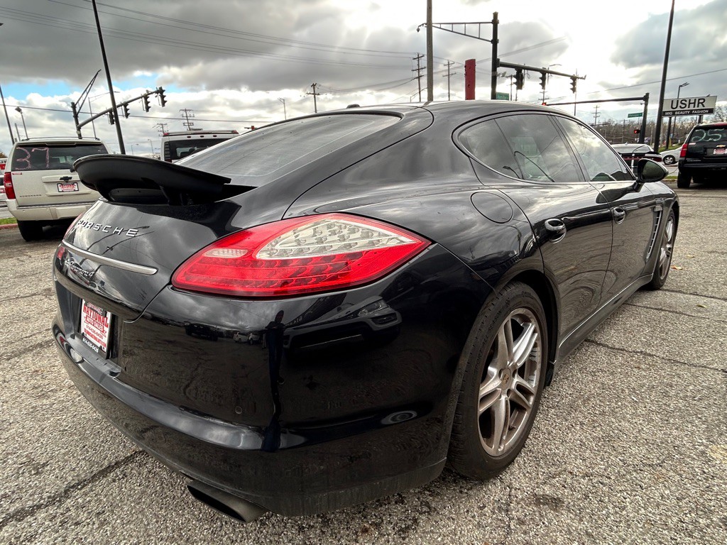 2013 Porsche Panamera Image 5